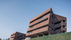 Tongtai School / E PLUS/SZA DESIGN