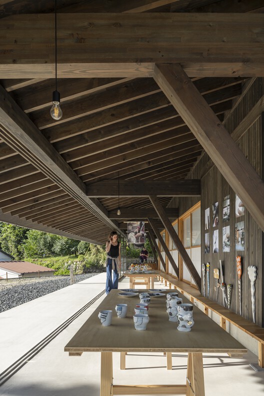 常滑土间 / Tezuka Architects - 室内图, 木头, 梁