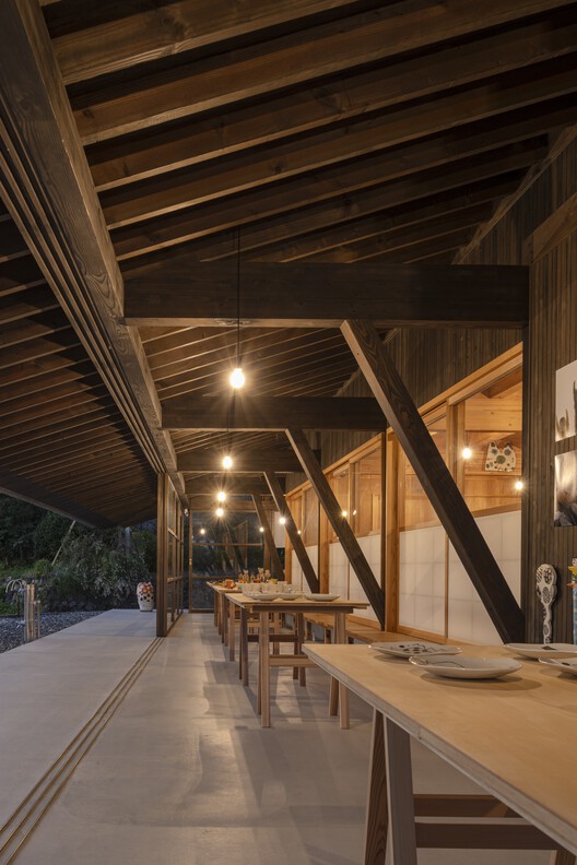 常滑土间 / Tezuka Architects - 室内图, 木头, 梁