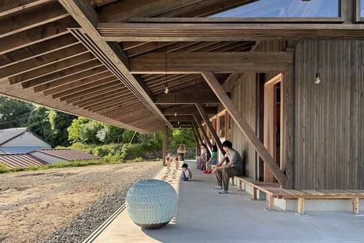 常滑土间 / Tezuka Architects - 室内图, 木头