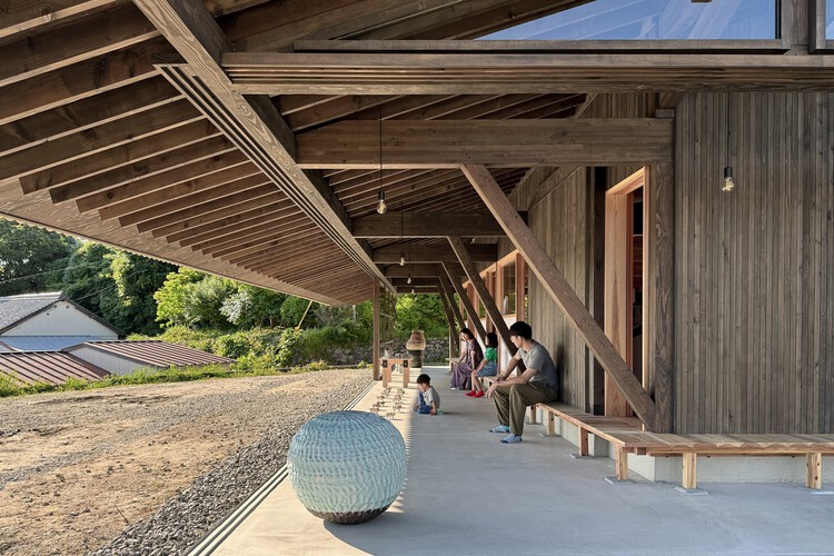 常滑土间 / Tezuka Architects - 室内图, 木头
