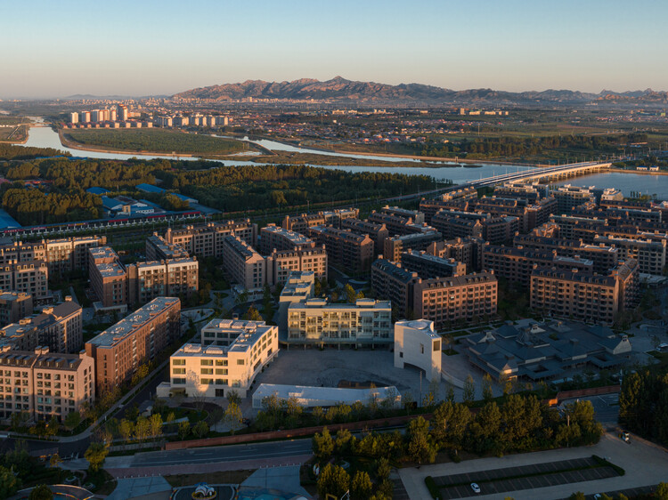 友谊湾社区，友谊之家俱乐部酒店及卷宗公寓 / 亘建筑事务所 - 建筑图, 鸟瞰图, 城市