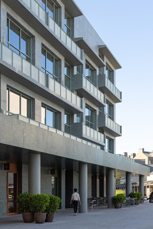 Youyi Bay Community, Mi Casa Su Casa Club Hotel, and Juanzong Apartment / genarchitects - Exterior Photography, Facade, Concrete, Balcony