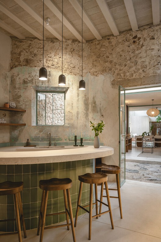 Vistalcielo / Veinte Diezz Arquitectos - Interior Photography, Wood, Lighting, Chair, Countertop