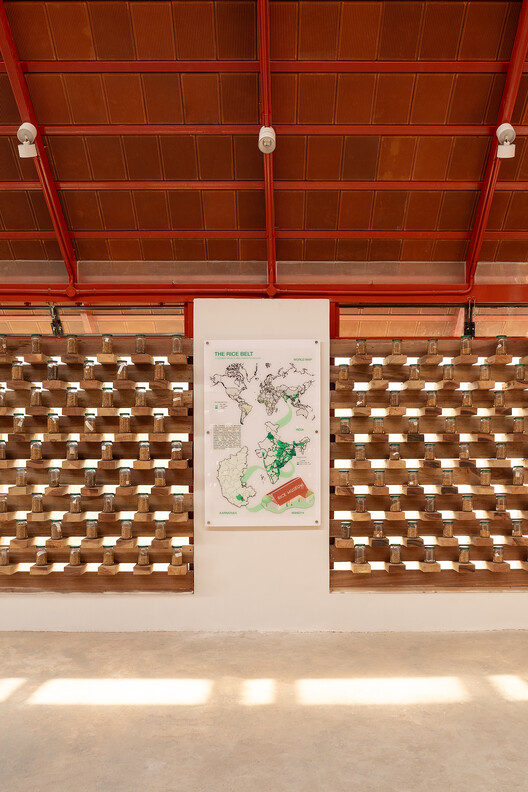 El Museo del Arroz: Arquitectura Arraigada en la Memoria Rural y la Ecología - Imagen 18 de 26