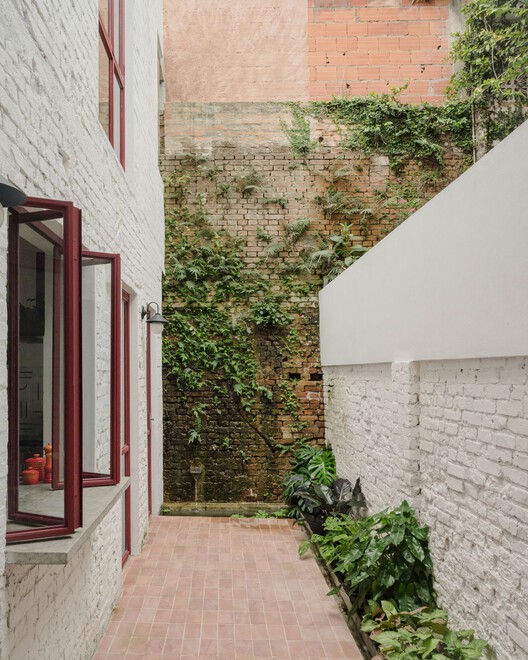 Do objeto à cidade, em busca de poéticas possíveis: entrevista com [entre escalas] - Imagem 2 de 14