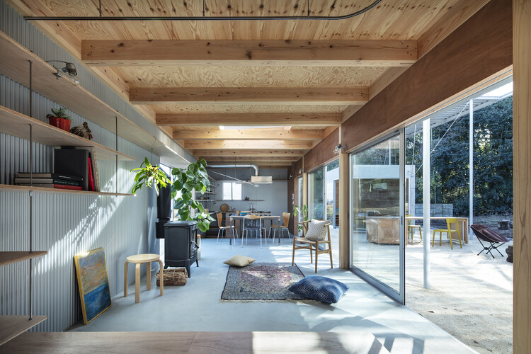 Casa do Telhado / Tamada & Wakimoto Architects - Fotografia de Interiores, Madeira, Cadeira, Viga