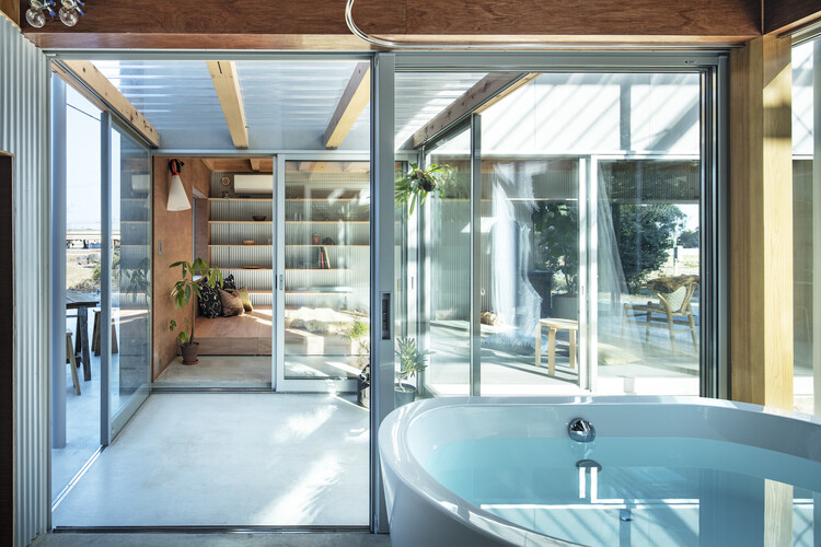 Casa do Telhado / Tamada & Wakimoto Architects - Imagem 10 de 19