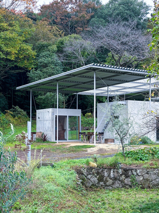 Casa do Telhado / Tamada & Wakimoto Architects - Imagem 2 de 19