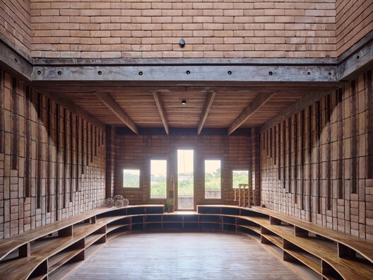 African Flow Kindergarten / Urbanitree - Exterior Photography, Wood