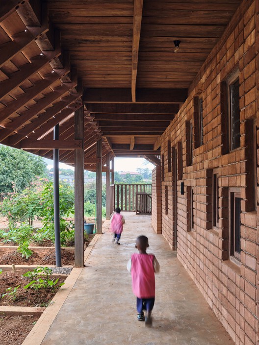 African Flow Kindergarten / Urbanitree - Interior Photography, Wood
