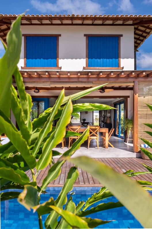 Casa Rubro Negro / W.A.M.V Arquitetura - Fotografia de Interiores, Balcão, Pátio