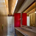 Casa Lagoon / Peter Stutchbury Architecture - Fotografía interior, Casas, Baño, Fijación Vigas, Iluminación, Encimera