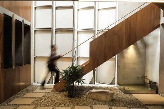 Casa Lagoon / Peter Stutchbury Architecture - Fotografía interior, Escaleras, Madera, Iluminación
