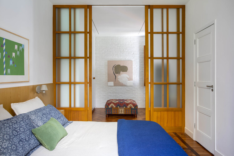Casa da Vila / StudioDuas Arquitetura - Fotografia de Interiores, Dormitório, Cama, Madeira, Iluminação, Porta