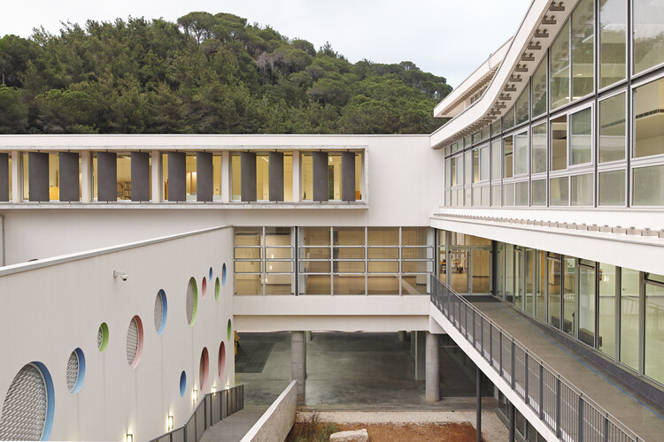 Colegio Louise Wegmann / Dagher Hanna & Partners - Imagen 3 de 29