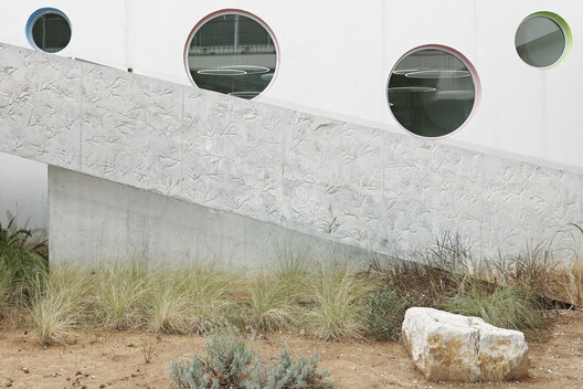 Collège Louise Wegmann / Dagher Hanna & Partners - Exterior Photography, Concrete