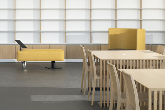 Collège Louise Wegmann / Dagher Hanna & Partners - Interior Photography, Closet, Wood, Chair