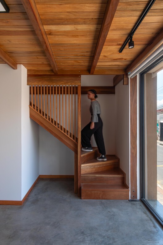 East Block - Versatile Space / El Sindicato Arquitectura - Interior Photography, Stairs, Wood, Handrail, Beam