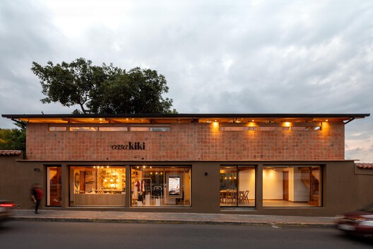 East Block - Versatile Space / El Sindicato Arquitectura - Exterior Photography, Wood, Facade, Door, Concrete