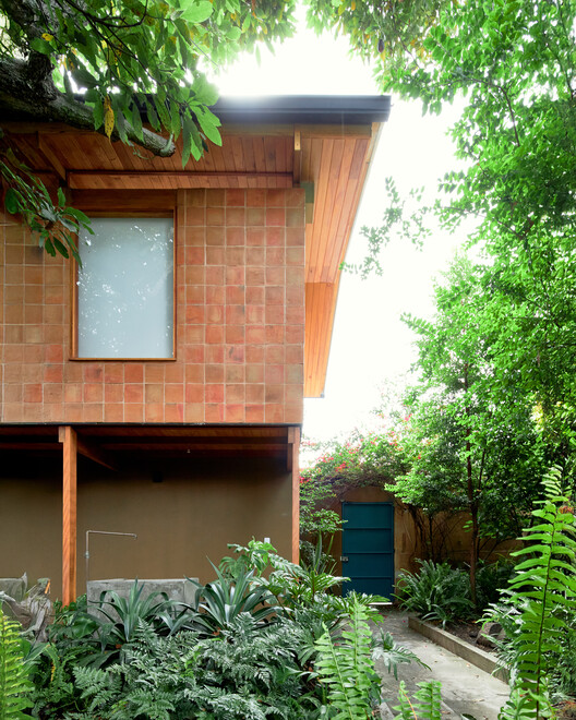East Block - Versatile Space / El Sindicato Arquitectura - Exterior Photography, Wood, Brick, Garden