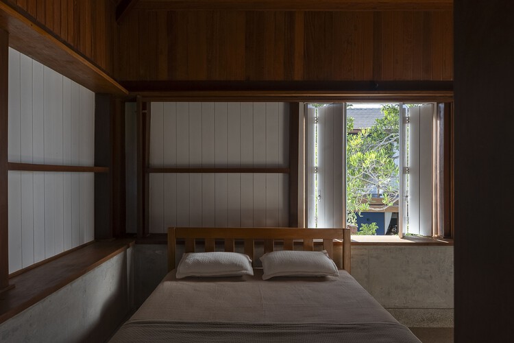 Casa Inaê / MACh Arquitetos - Fotografía interior, Dormitorio, Madera, Iluminación, Camas, Vidrio