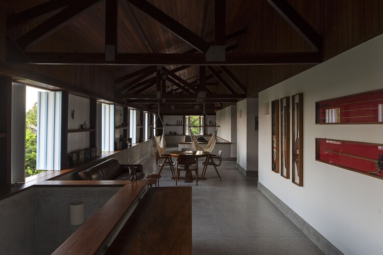 Casa Inaê / MACh Arquitetos - Fotografía interior, Madera, Iluminación, Fijación Vigas, Vidrio, Sillas