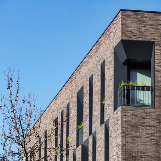 Empreendimento Atrium / TRAMA arquitetos Empreendimento Atrium / TRAMA arquitetos - Fotografia de Exterior, Tijolo