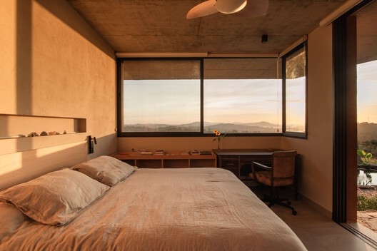 Casa Ankh / TAU Arquitetos + Studio Zanskar - Fotografía interior, Dormitorio, Camas