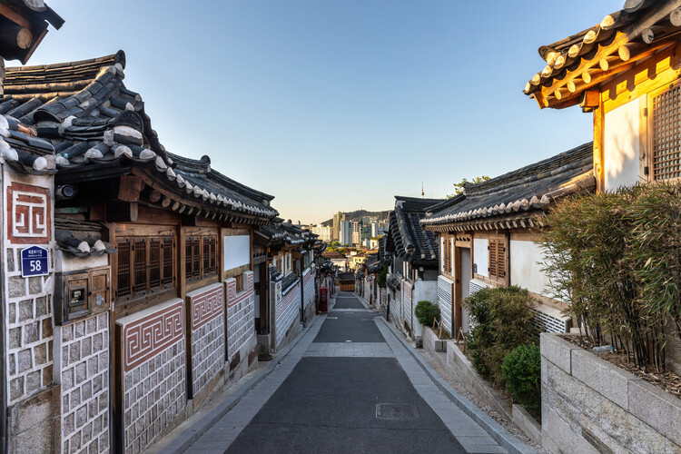 The Korean Hanok: Exploring Traditional Architecture's Environmental Principles - Image 5 of 9