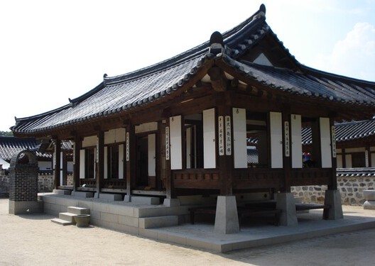 The Korean Hanok: Exploring Traditional Architecture's Environmental Principles - Image 9 of 9