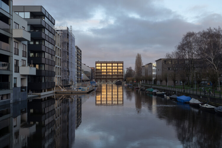 豪特拉克公寓 / Workshop Architecten + Marcel Lok Architect - 建筑图, 滨水