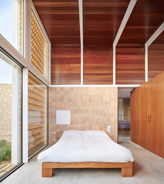 Tres Patis House / TwoBo arquitectura - Interior Photography, Bedroom, Wood