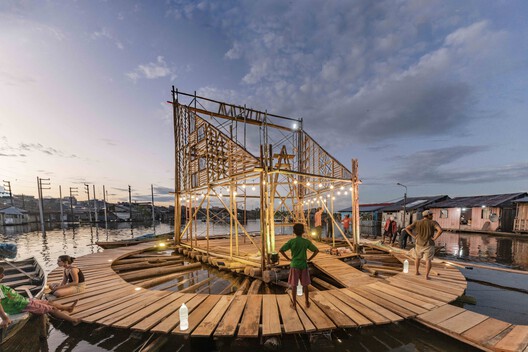 Escenario Flotante Principal de Muyunafest 2025 / Espacio Común - Fotografía exterior