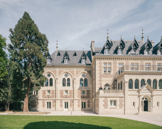 Château of the Hertford British Hospital Rehabilitation / Maud Caubet Architectes - Exterior Photography, Facade, Column, Arcade
