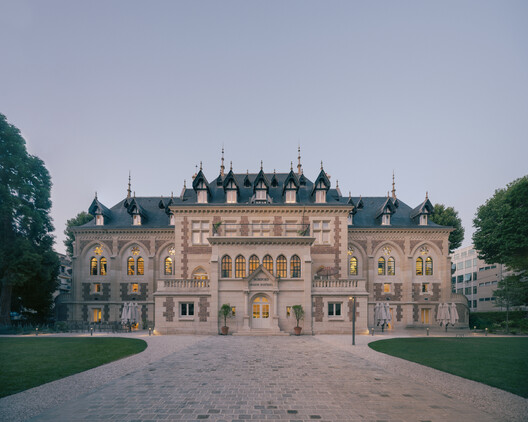 Château of the Hertford British Hospital Rehabilitation / Maud Caubet Architectes - Exterior Photography, Column, Arcade