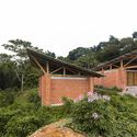 De la extracción a la regeneración: cómo la arquitectura puede contribuir al cambio en el desarrollo rural de América Latina - Imagen 3 de 14