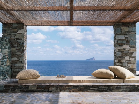 The Outdoor House  / Sigurd Larsen - Exterior Photography, Coast, Column
