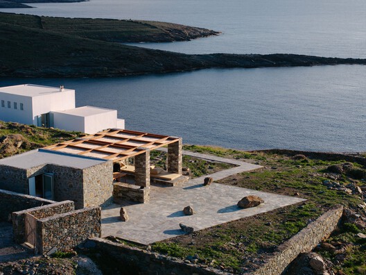 The Outdoor House / Sigurd Larsen