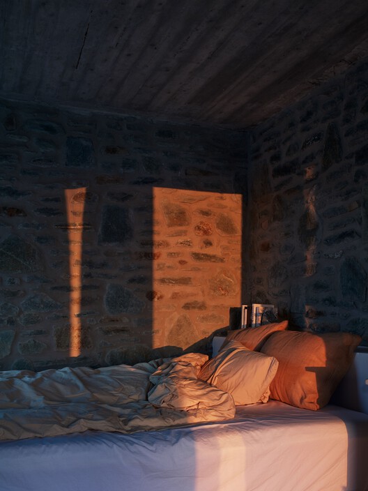 The Outdoor House  / Sigurd Larsen - Interior Photography, Bed, Bedroom, Lighting