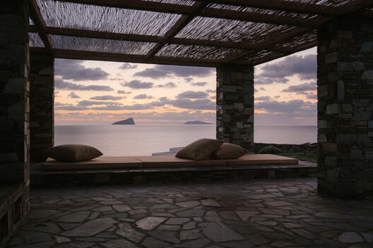 The Outdoor House  / Sigurd Larsen - Exterior Photography, Coast, Column
