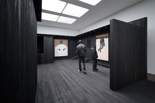 Awulai Ashia & Nkyinkyim Exhibition at Gagosian / DeRoche Projects - Interior Photography