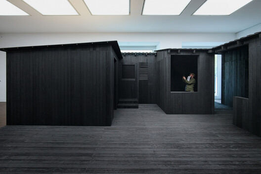 Awulai Ashia & Nkyinkyim Exhibition at Gagosian / DeRoche Projects - Image 3 of 30