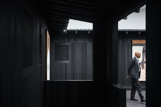 Awulai Ashia & Nkyinkyim Exhibition at Gagosian / DeRoche Projects - Interior Photography, Wood