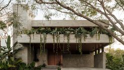 Casa Amankay / Di Frenna Arquitectos