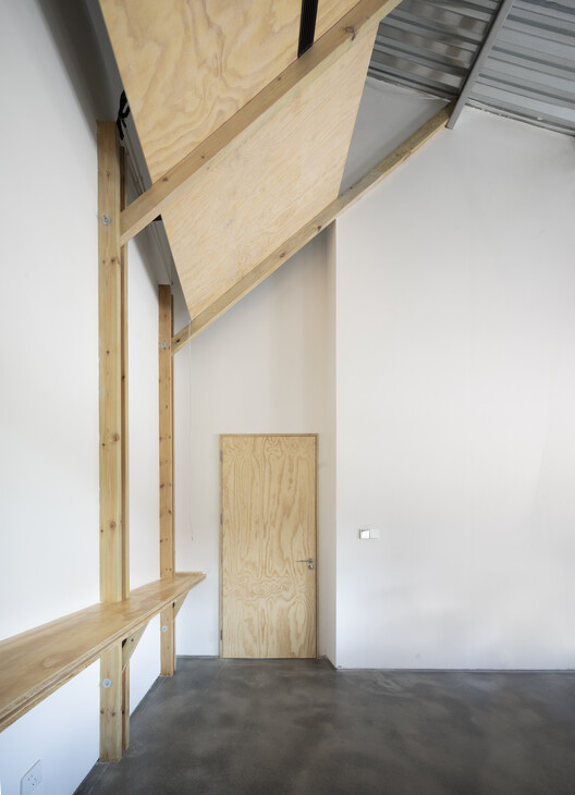Earthen Architecture and Culture (Xi'an) Research Center / OnEarthStudio - Interior Photography, Wood, Beam