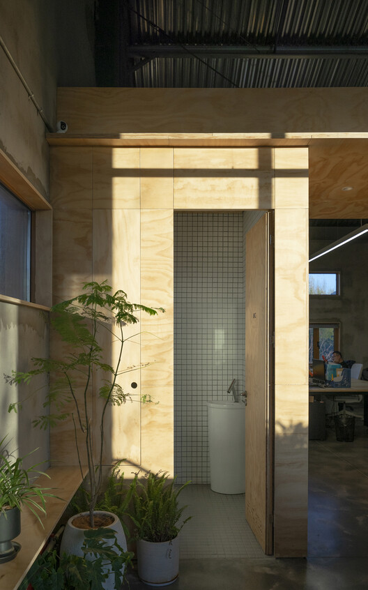 Earthen Architecture and Culture (Xi'an) Research Center / OnEarthStudio - Interior Photography, Bathroom, Wood