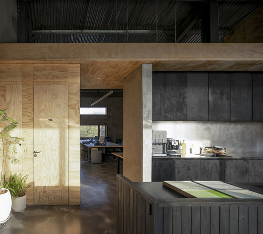 Earthen Architecture and Culture (Xi'an) Research Center / OnEarthStudio - Interior Photography, Kitchen, Wood, Countertop, Beam
