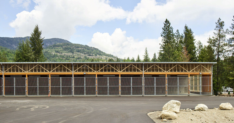 Depósito para Veículos Recreativos Reframe / Stanley Office of Architecture - Imagem 11 de 16