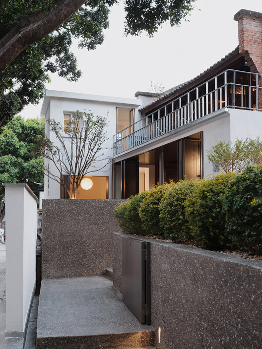Scented Coffee / No10-Architects - Exterior Photography, Door, Balcony, Concrete
